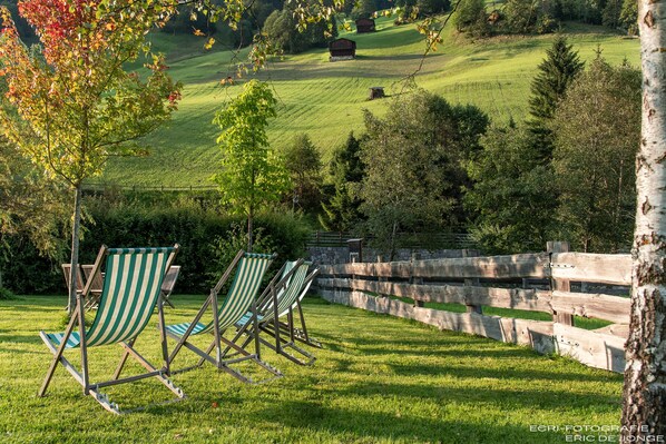 Appartement, 2 slaapkamers, keuken, uitzicht op bergen | 2 slaapkamers, hypoallergeen beddengoed, een kluis op de kamer