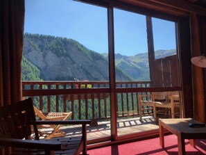 Klassieke studio, uitzicht op bergen (3 persons) | Uitzicht vanuit de kamer