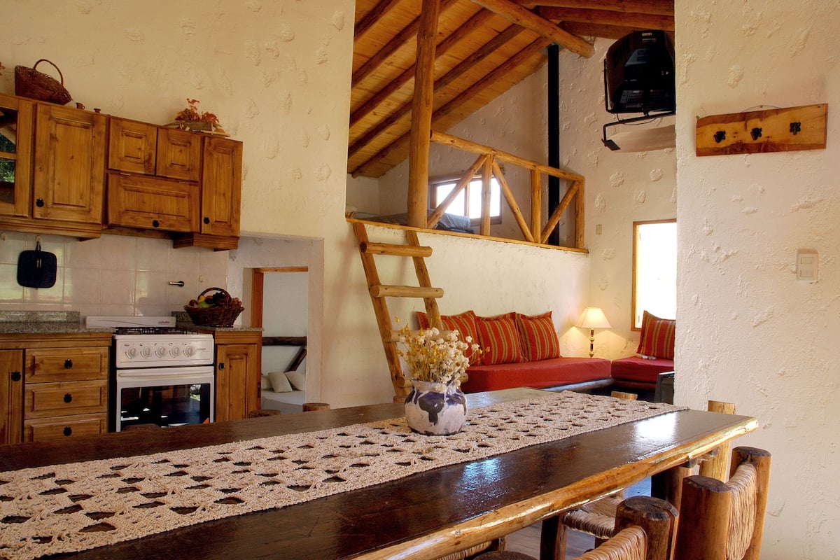 Cabin (Oeste) | Private kitchen | Full-sized fridge, microwave, stovetop, toaster