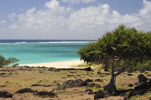 Beach nearby, rowing, fishing - Chez Ronald Guest House (Rodrigues Island)