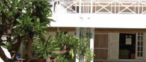 Mặt tiền nơi lưu trú