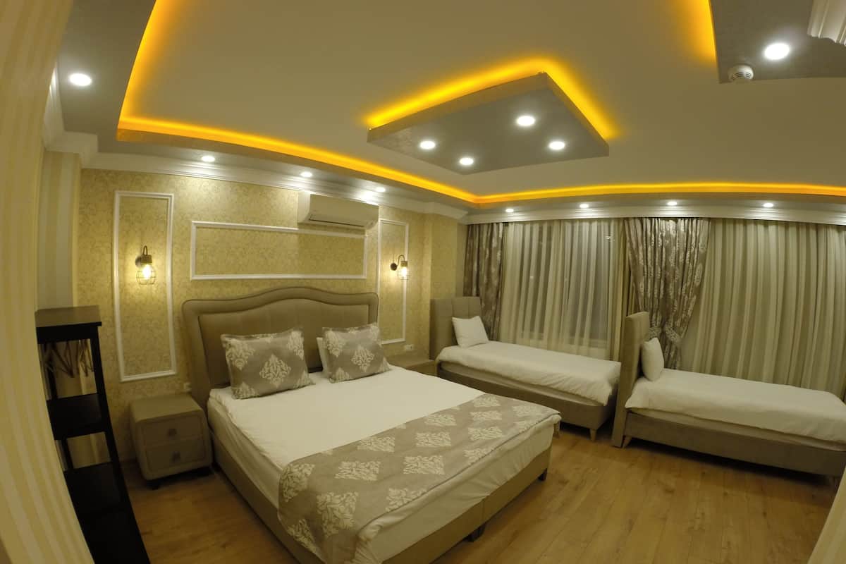 Deluxe Quadruple Room