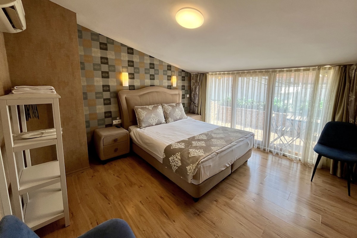 Double Room, Balcony