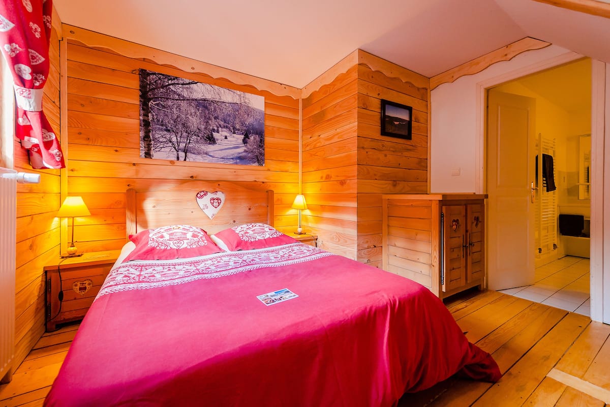 Standard Double Room, Private Bathroom | 1 bedroom, WiFi
