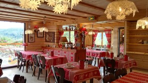 Breakfast, lunch, dinner served; Regional cuisine  - Auberge de Liézey (Liezey)