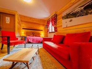 Standard Quadruple Room, Private Bathroom | Miscellaneous