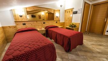 Minibar, Zimmersafe, Schreibtisch, schallisolierte Zimmer