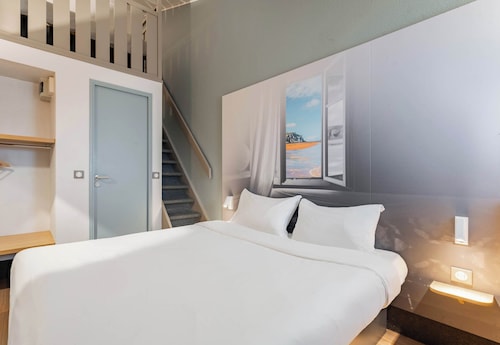 B&B HOTEL Calais Coquelles Tunnel sous la Manche