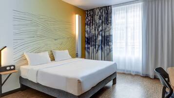 Bureau, chambres insonorisées, Wi-Fi gratuit, draps fournis