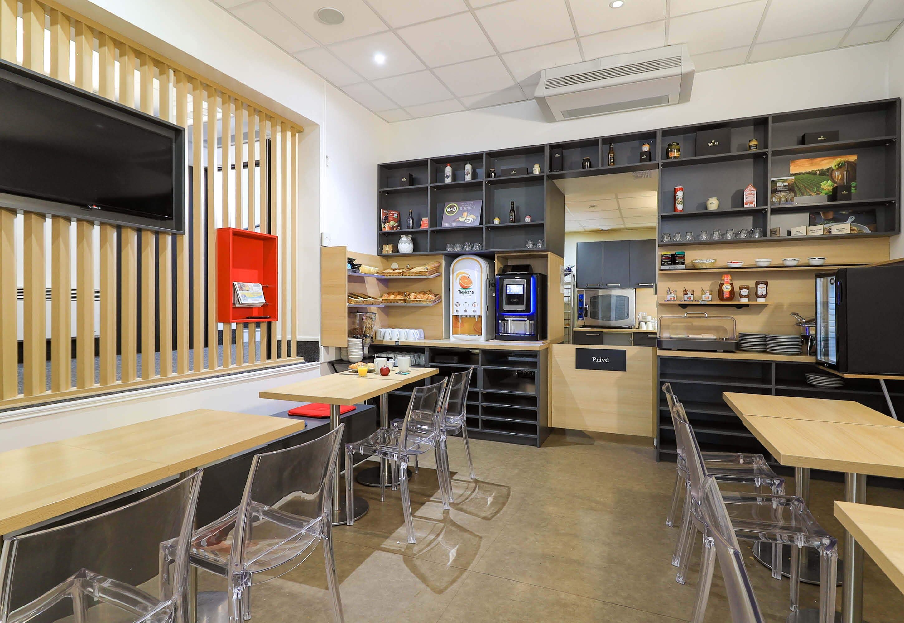 Petit déjeuner buffet servi tous les jours en supplément