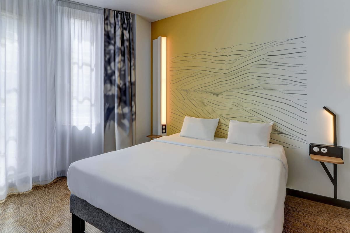 Double Room, Non Smoking | Desk, soundproofing, free WiFi, bed sheets