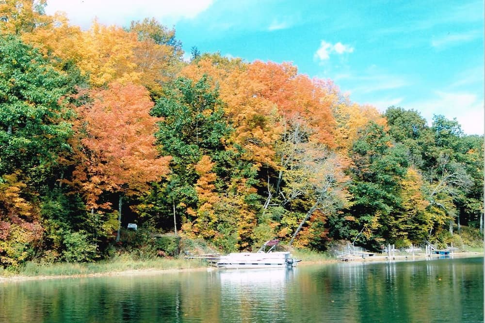 Dixon Lake Resort