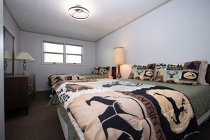 Suite, Multiple Beds | Private kitchenette | Coffee/tea maker, cookware/dishes/utensils - Dixon Lake Resort (Gaylord)
