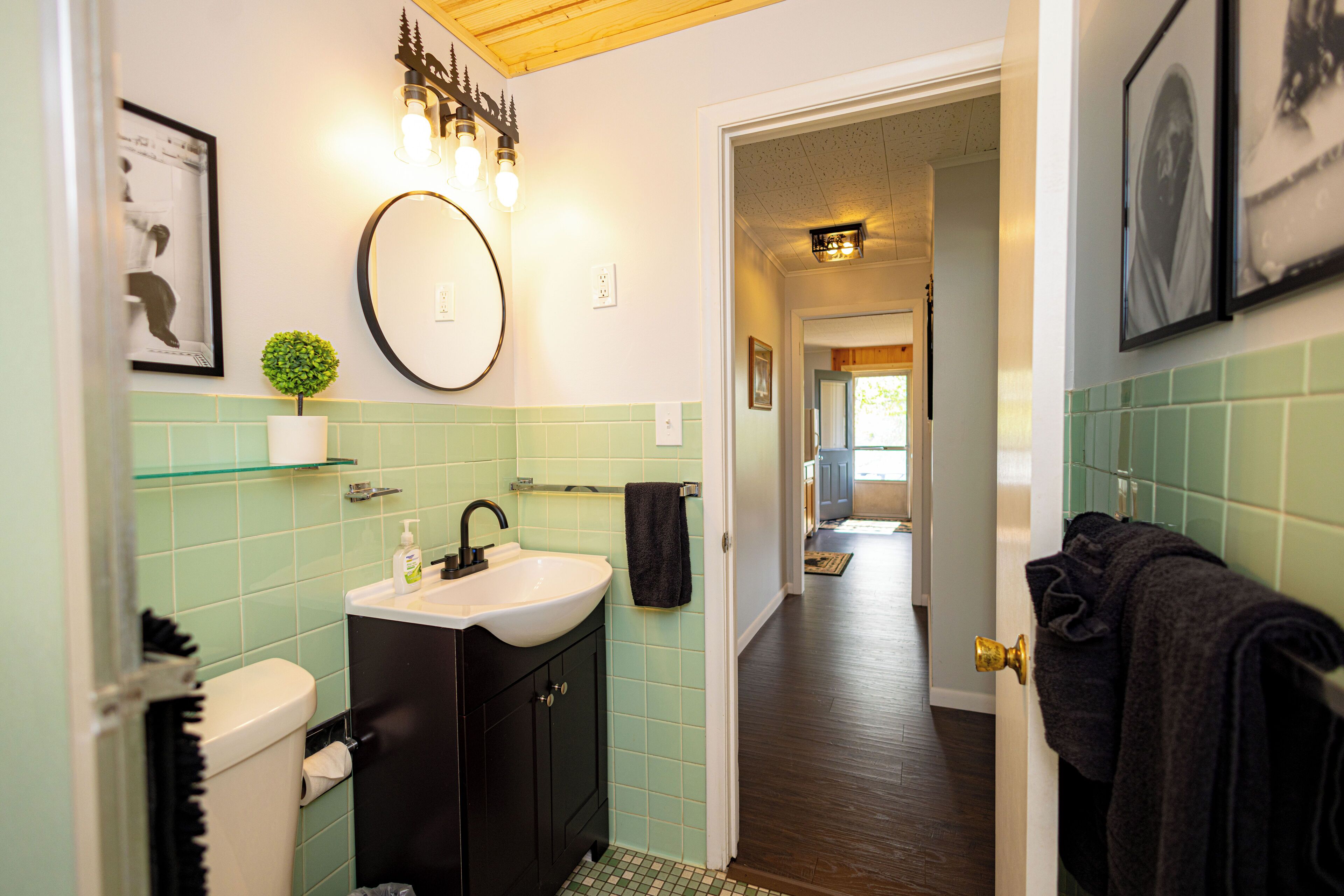 套房, 多张床 | 浴室 | 毛巾