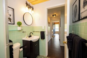Suite, Multiple Beds | Bathroom