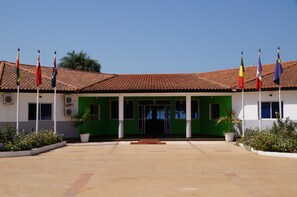 Property entrance - Sand Beach Hotel (Serrekunda)