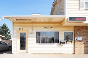 숙박 시설 입구