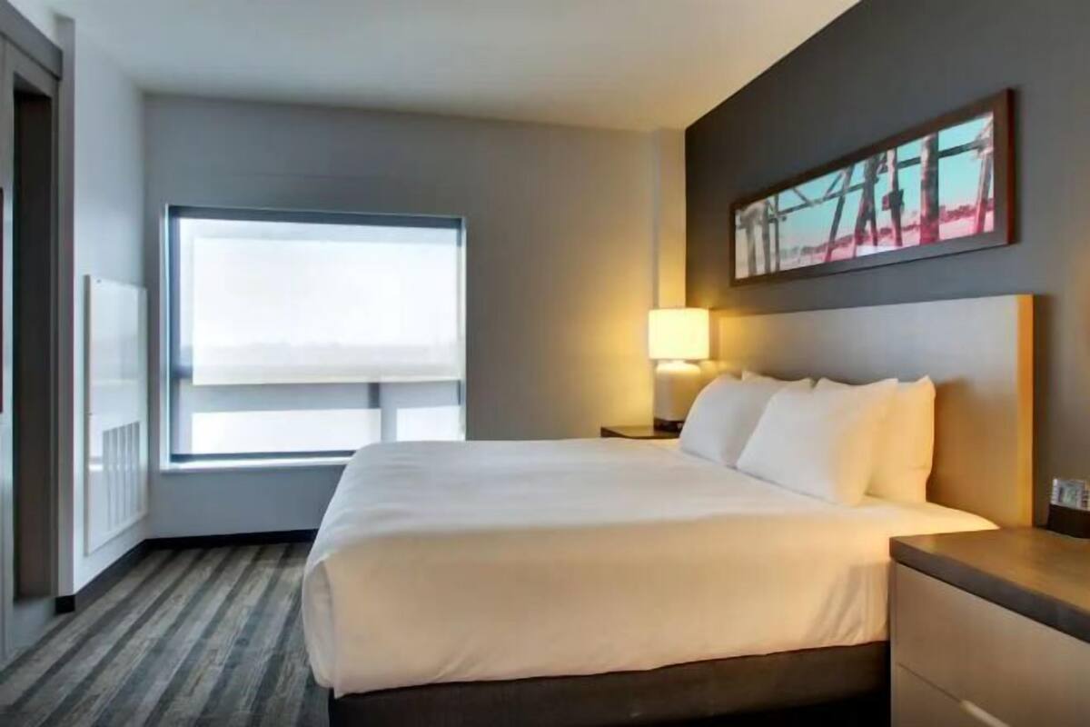 Pillow-top beds, desk, iron/ironing board, free cots/infant beds