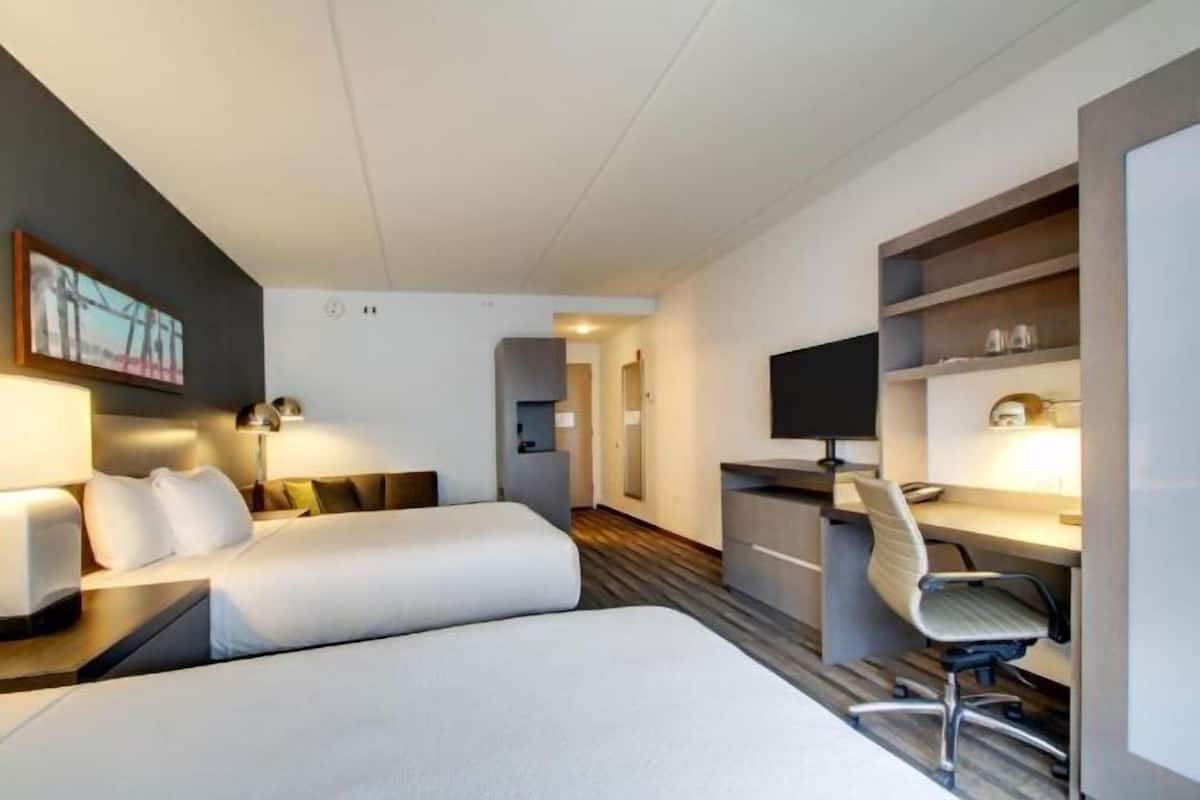 Pillow-top beds, desk, iron/ironing board, free cots/infant beds