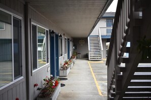 Exterior - Lighthouse Cove Inn (Bandon)