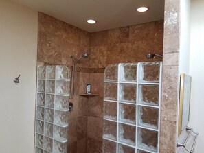 Executive Room (King Suite Double Shower, Jetted Tub,) | Bathroom shower - Kona Palace in Captain Cook (Captain Cook)