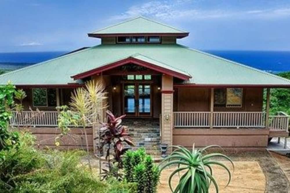Kona Palace in Captain Cook - Keoneele Cove, HI