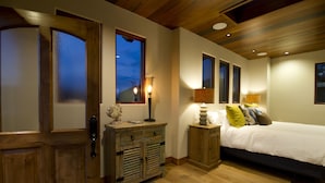 Studio, 1 King Bed (Avila Beach House) | Premium bedding, iron/ironing board, rollaway beds (free), WiFi (free) - Avila Beach House (Avila Beach)