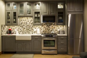 Studio, 1 King Bed (Avila Beach House) | Private kitchenette | Full-size fridge, microwave, stovetop, dishwasher