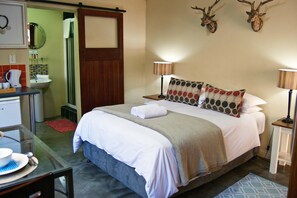 Standard-Doppelzimmer | Hochwertige Bettwaren, Zimmersafe, individuell dekoriert