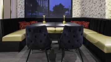 Frokost og middag serveres, amerikanske retter