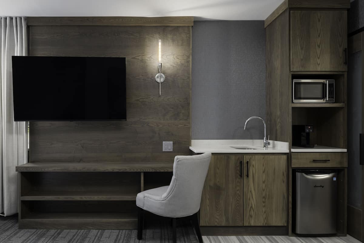 55-inch led tv with cable channels, tv, netflix