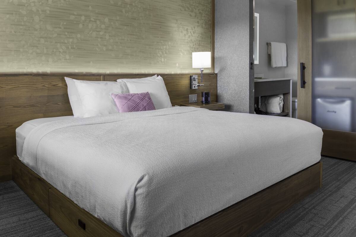 premium bedding, laptop workspace, iron/ironing board, free wifi