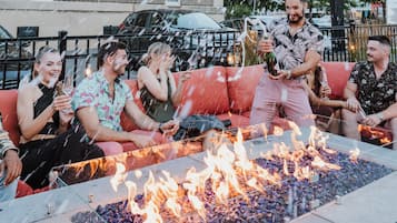 Breakfast and dinner served, American cuisine