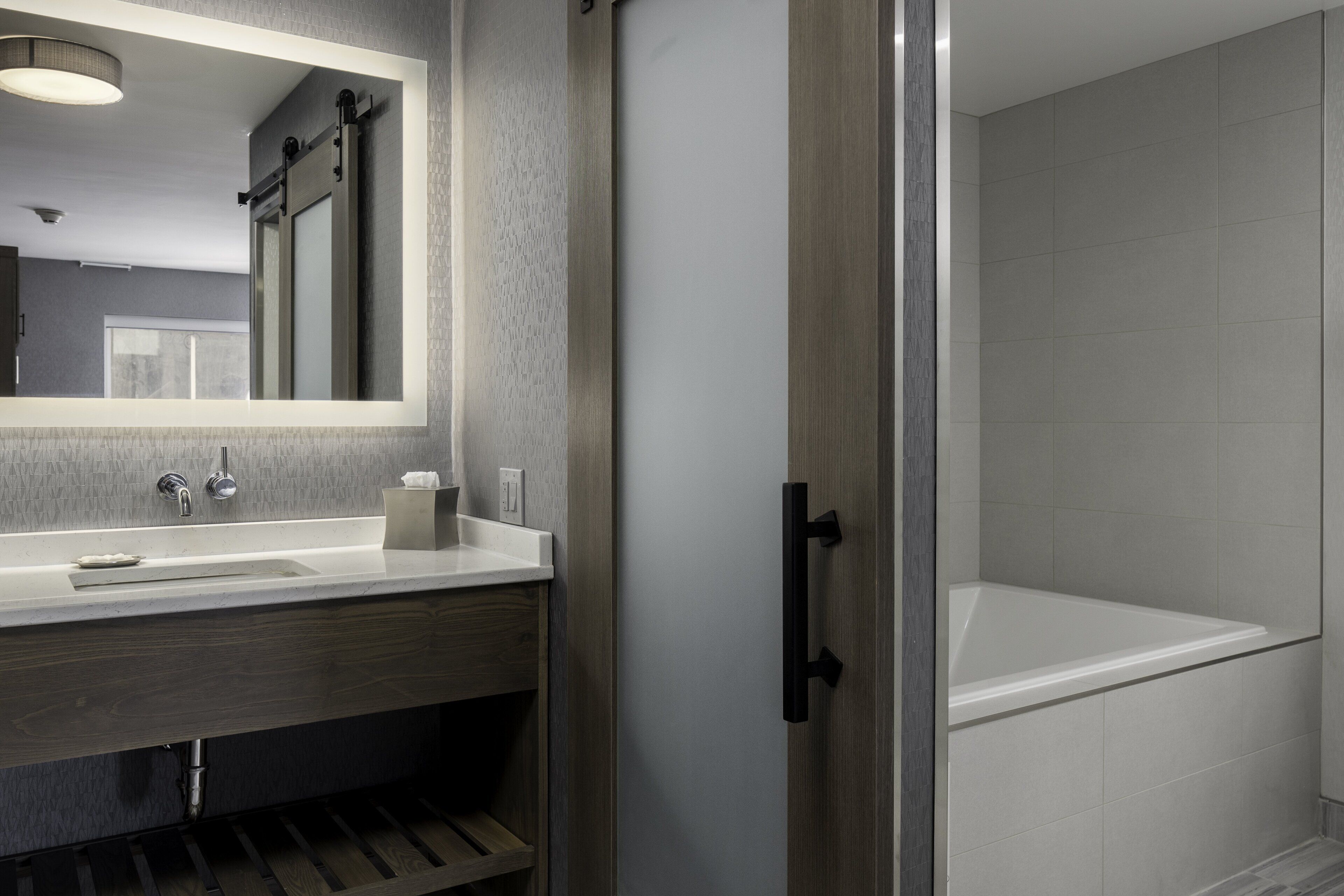 Photo - voco Niagara Falls - The Cadence by IHG