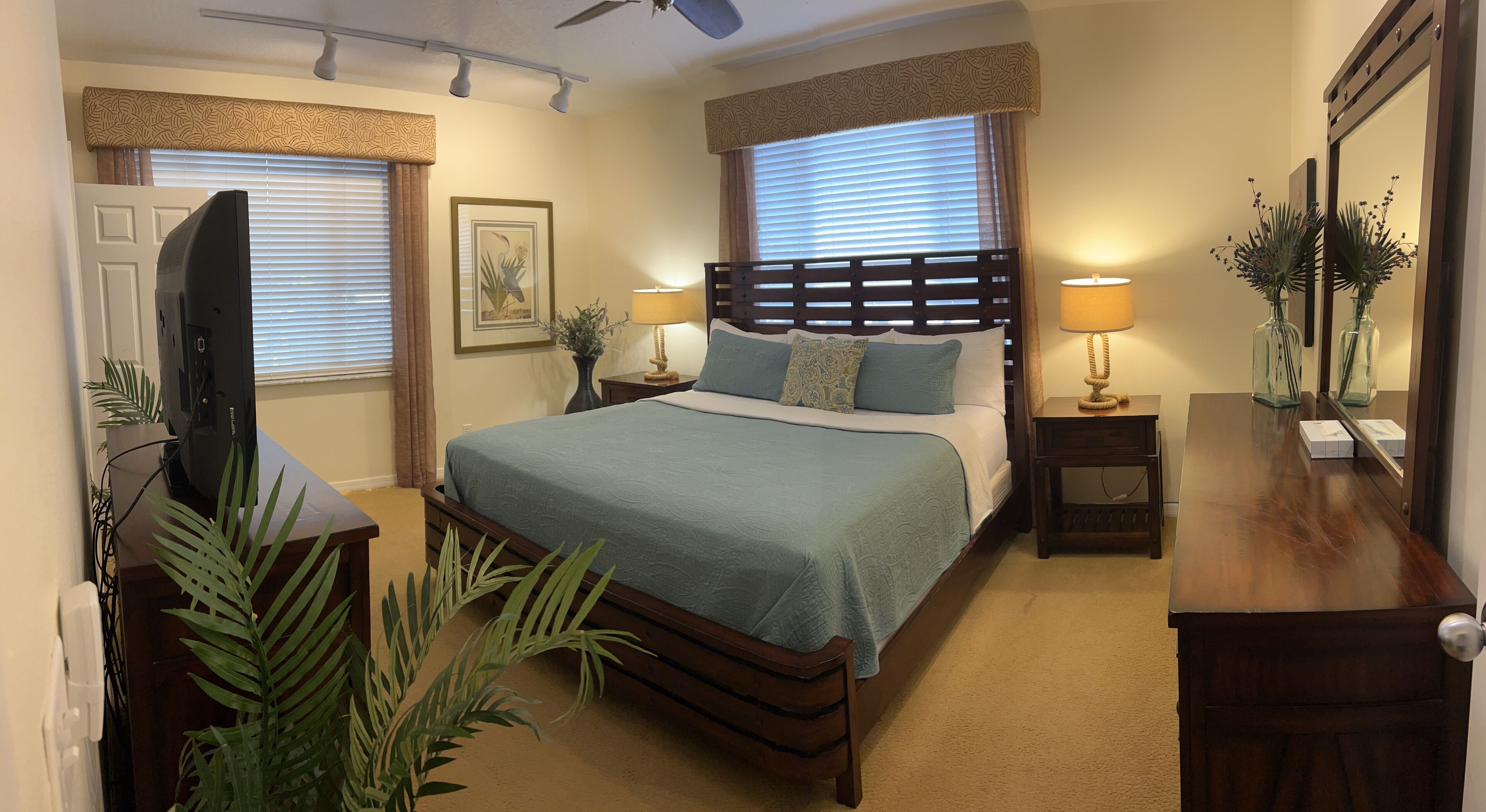 Signature Suite, 1 King Bed, River View (Captain's Suite) | Iron/ironing board, free WiFi, bed sheets