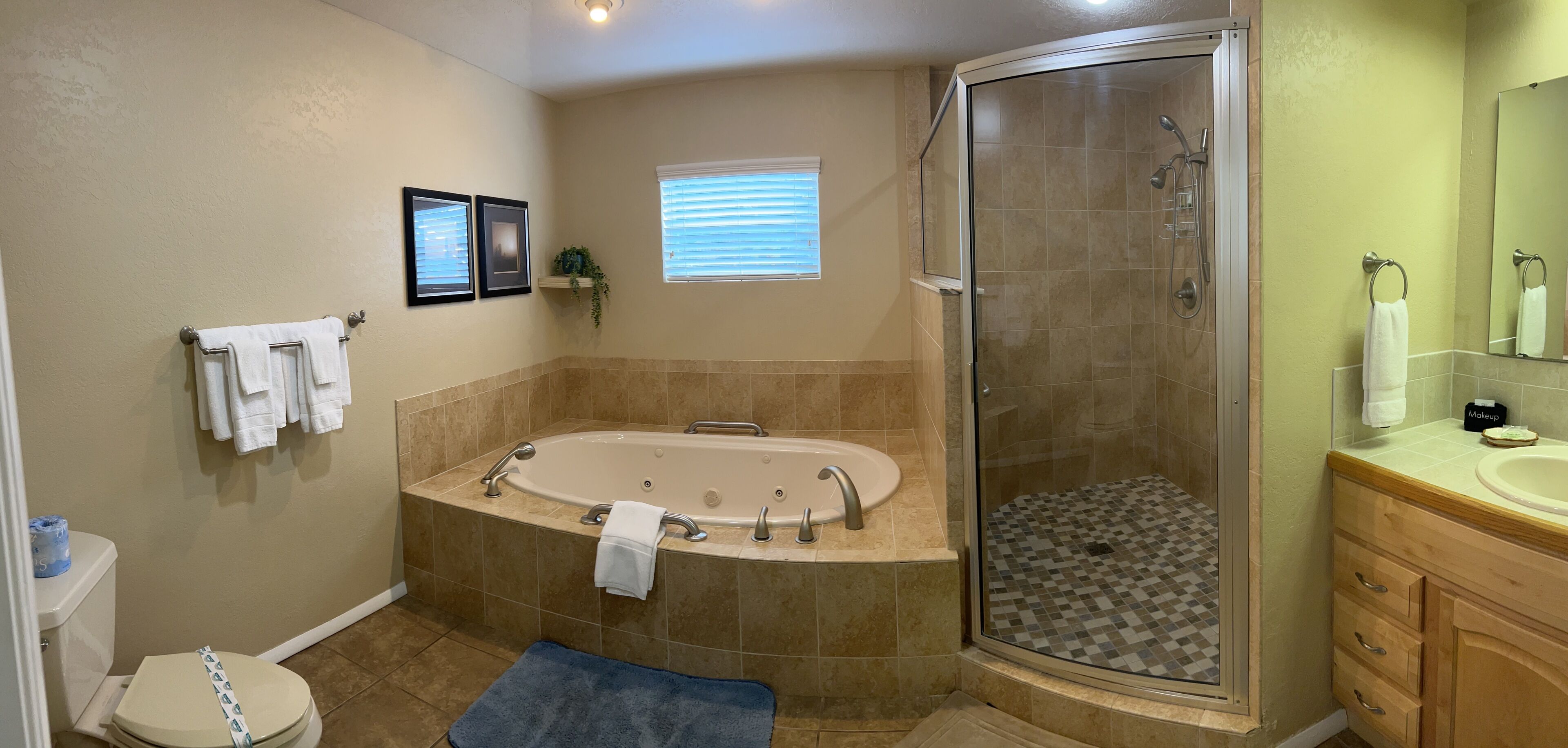 行政套房, 2 間臥室, 河景 (Soaking Tub) | 浴室 | 免費盥洗用品、吹風機、毛巾