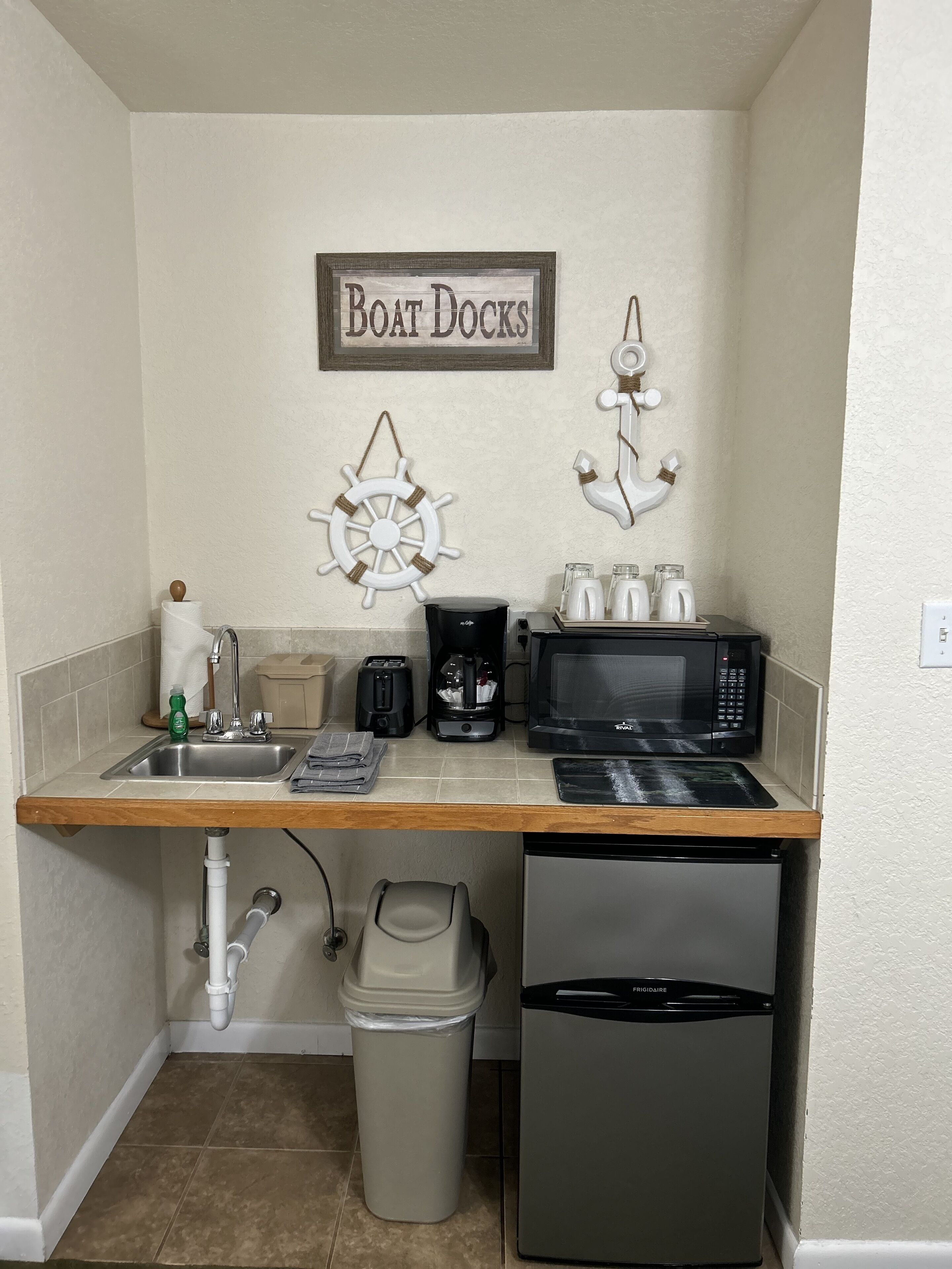 standard studio suite, 1 bedroom | 1 bedroom, iron/ironing board, free wifi, bed sheets