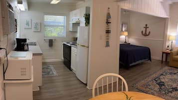 Standard-Ferienhaus, 1 Queen-Bett und Schlafsofa, Küche