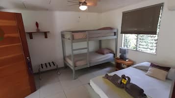 Minibar, wifi gratis y ropa de cama