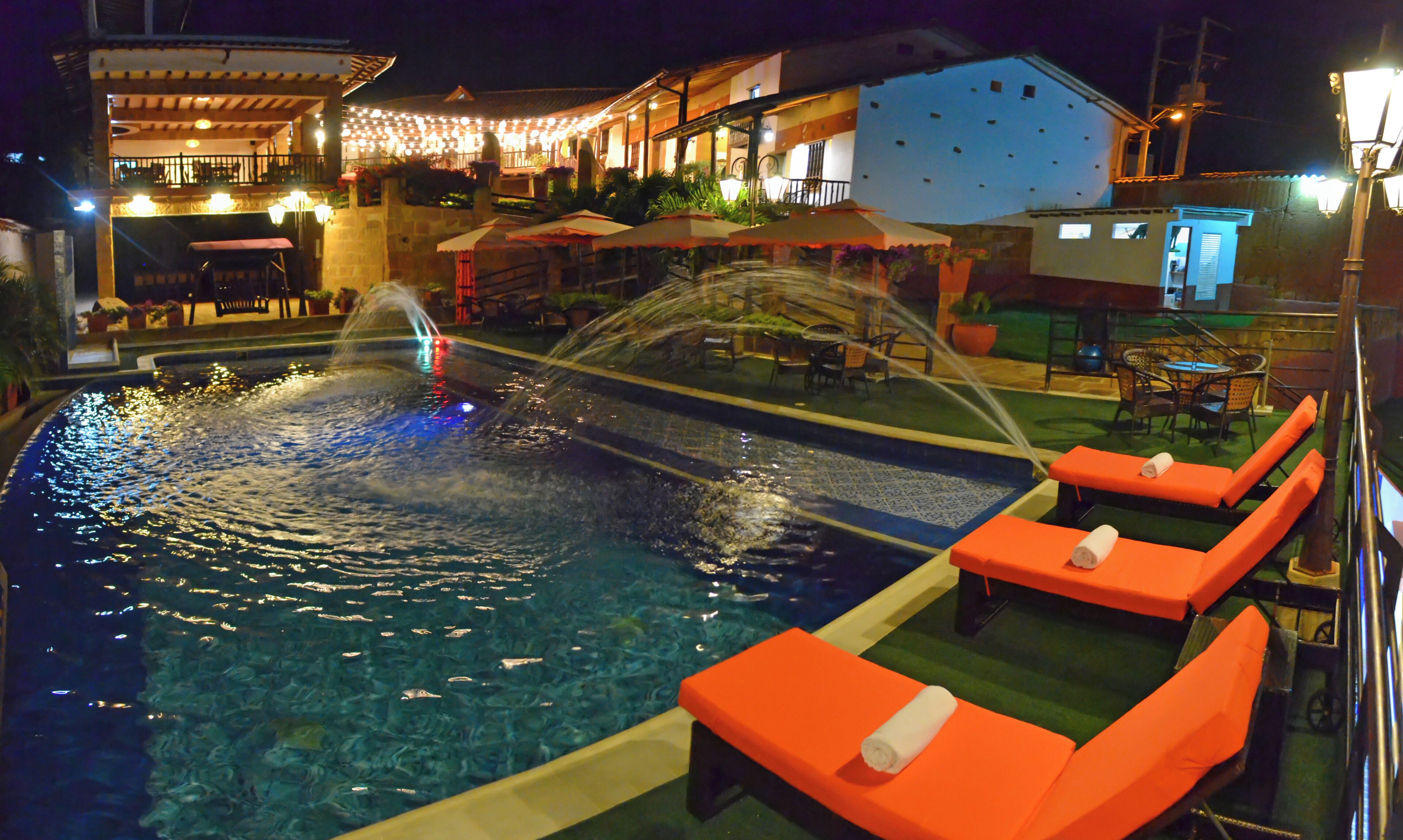 quadruple room | 1 bedroom, minibar, in-room safe, desk