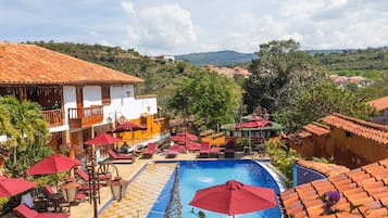 Outdoor pool, sun loungers