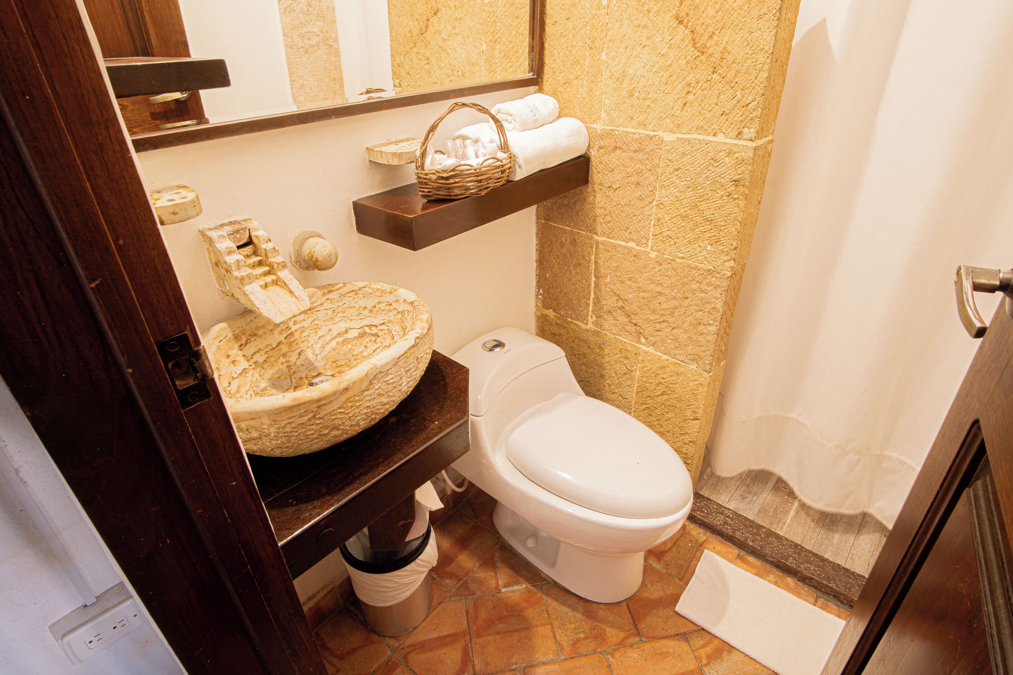 shower, free toiletries, towels