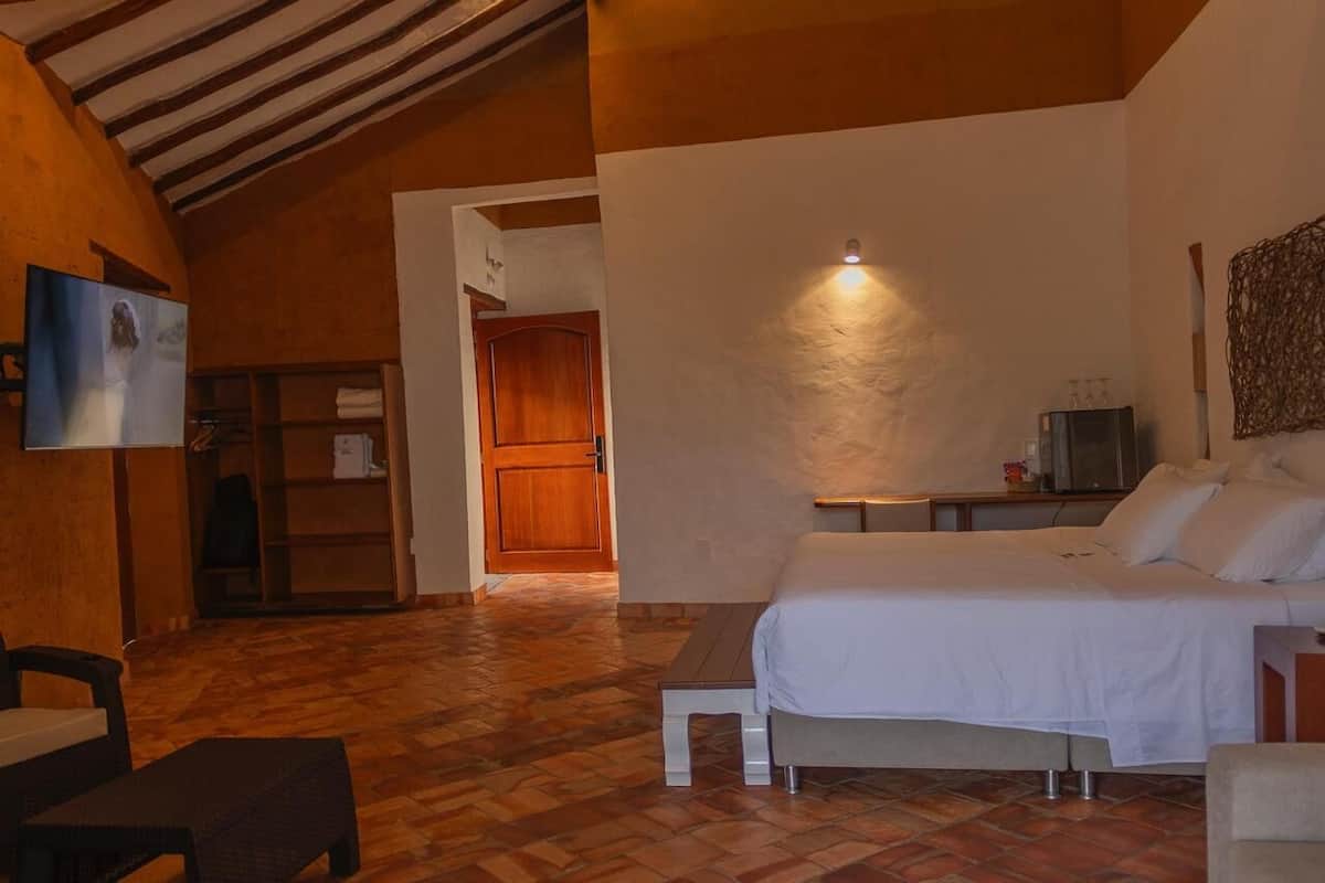 presidential room | 1 bedroom, minibar, in-room safe, desk