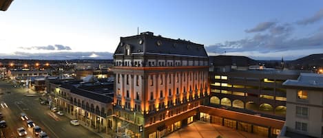 Façade de l’hébergement - soirée/nuit