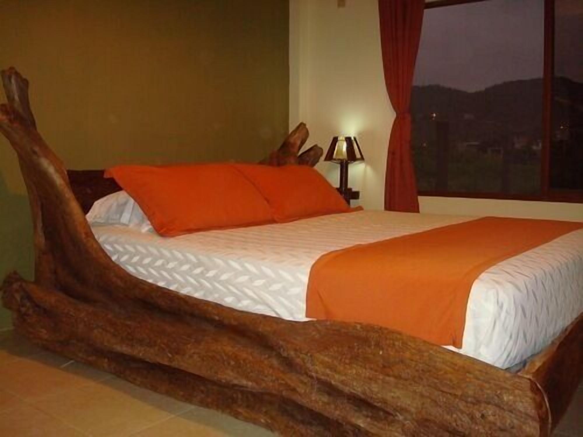 in-room safe, free wifi, bed sheets