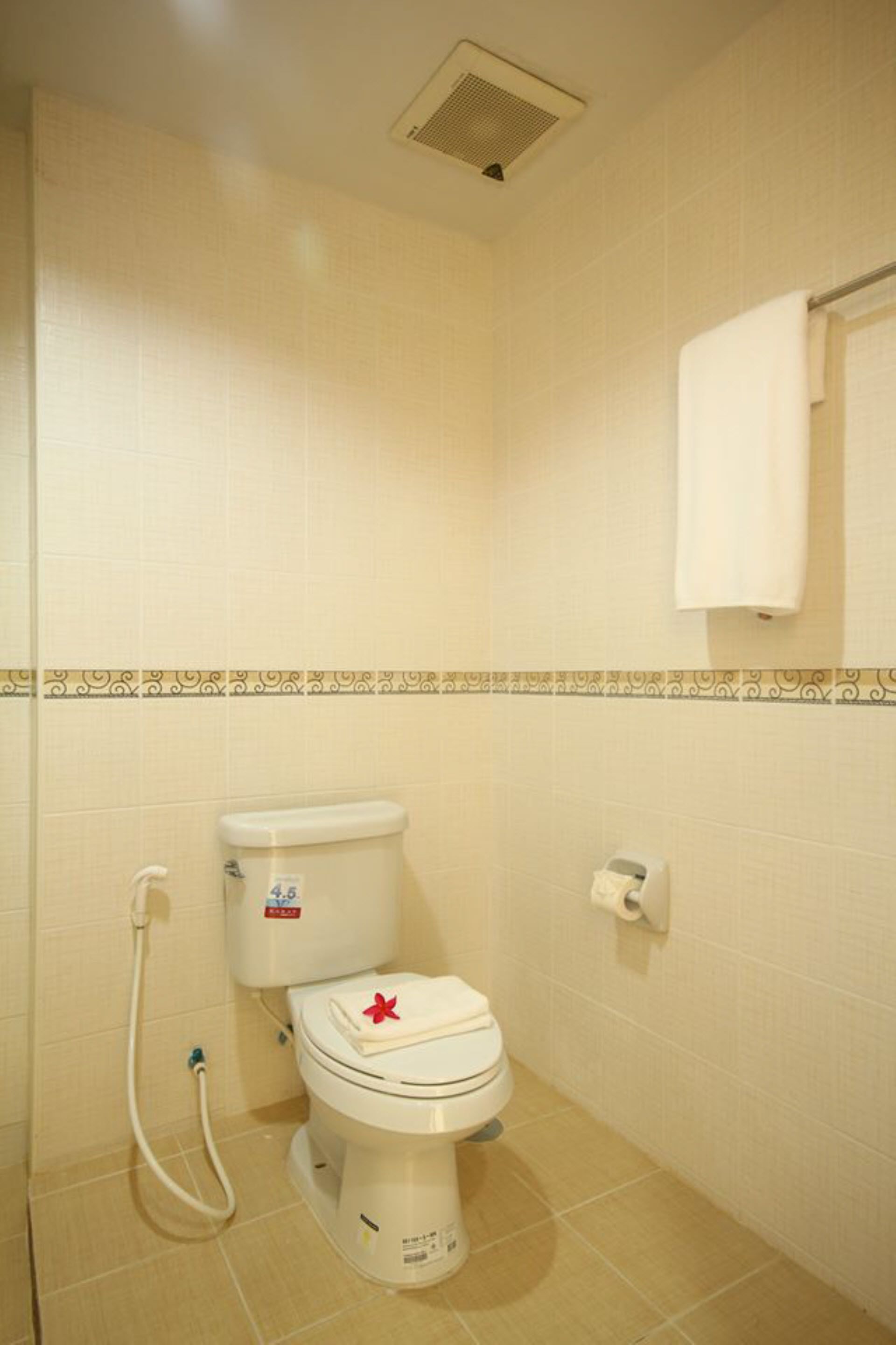 shower, free toiletries, towels