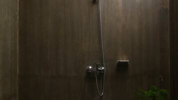 Villa | Bathroom shower