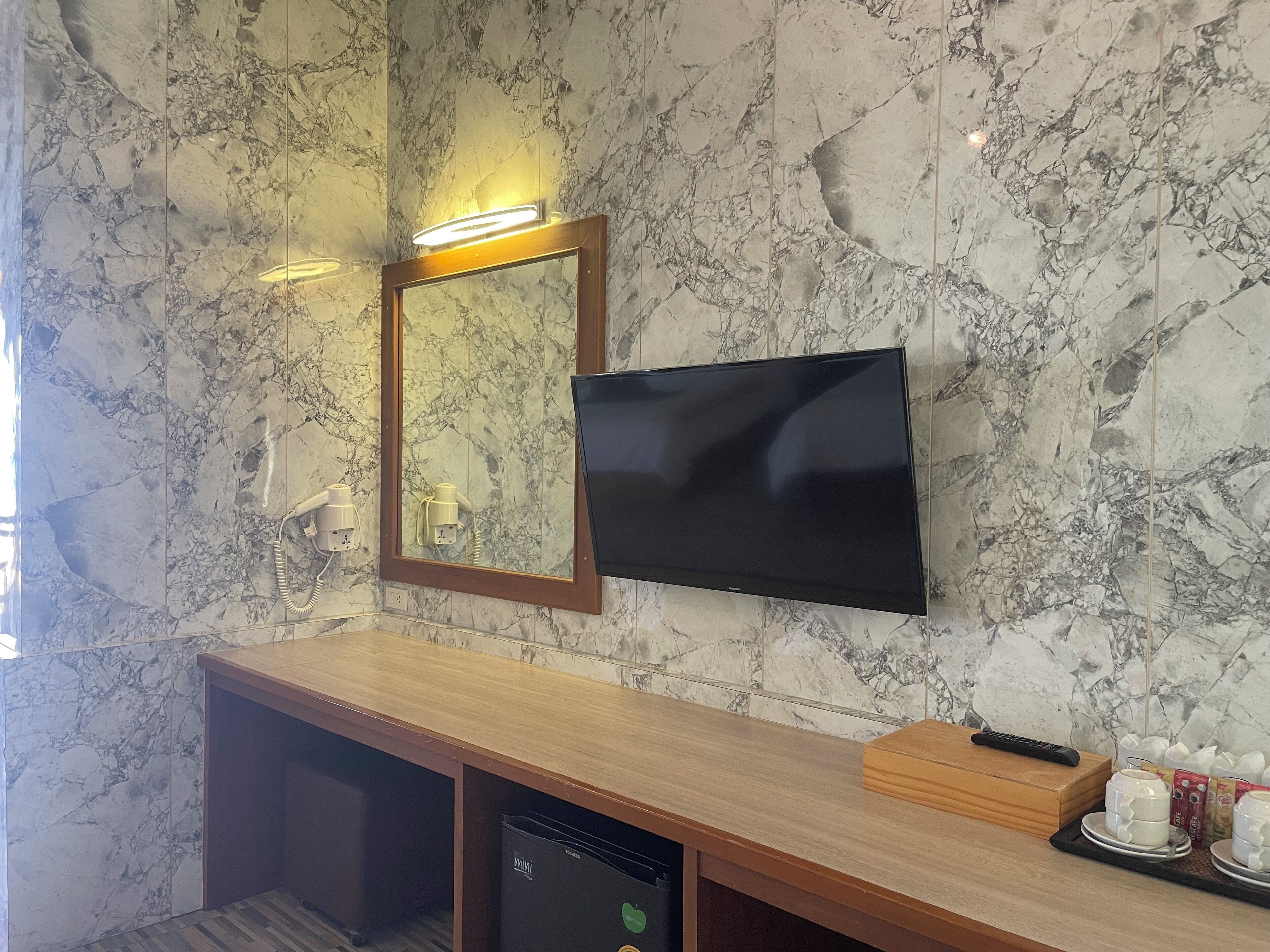 air-con beach front (4 persons) | 1 bedroom, minibar, in-room safe, desk