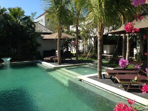 Outdoor pool - Nike Villas (Denpasar)