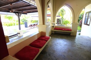 Lobby sitting area - Lima Duva Resort (Rayong)